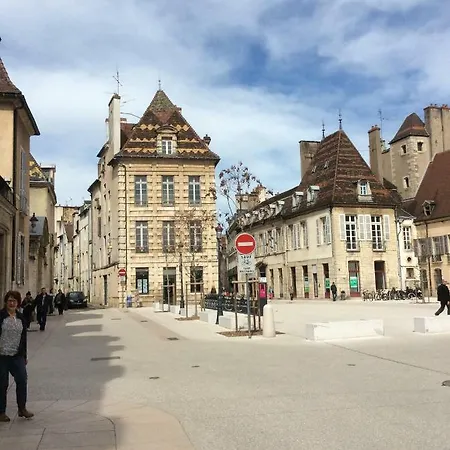Le Petit Pasteur شقة